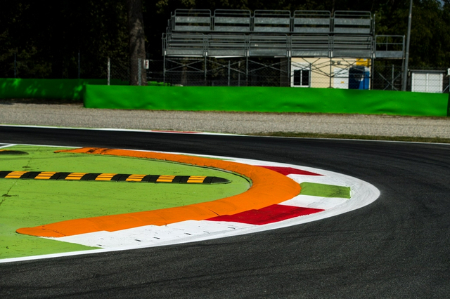 65           图为2021年f1意大利大奖赛周四蒙扎赛道扫描.