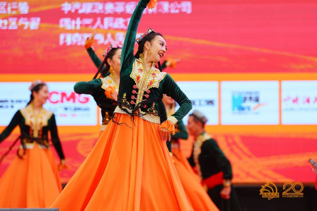 图集-2024年环塔拉力赛揭幕