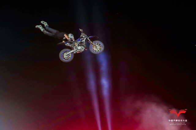 图集-空中花式摩托赛精彩纷呈