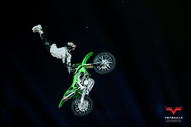 图集-空中花式摩托赛精彩纷呈