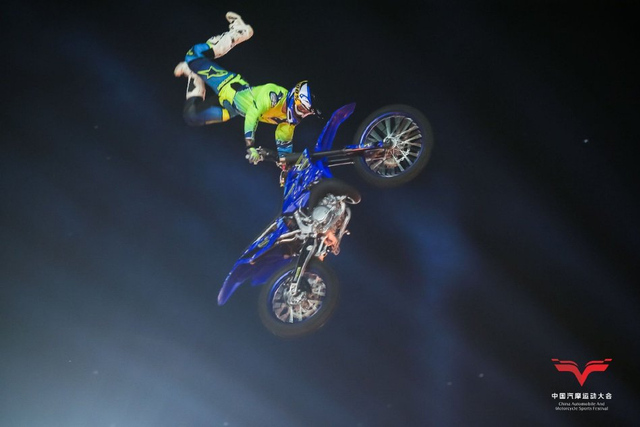 图集-空中花式摩托赛精彩纷呈