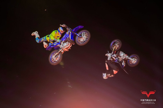 图集-空中花式摩托赛精彩纷呈