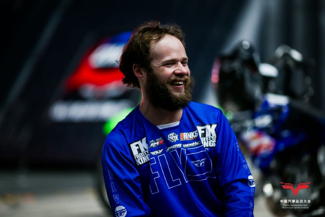 图集-空中花式摩托赛精彩纷呈