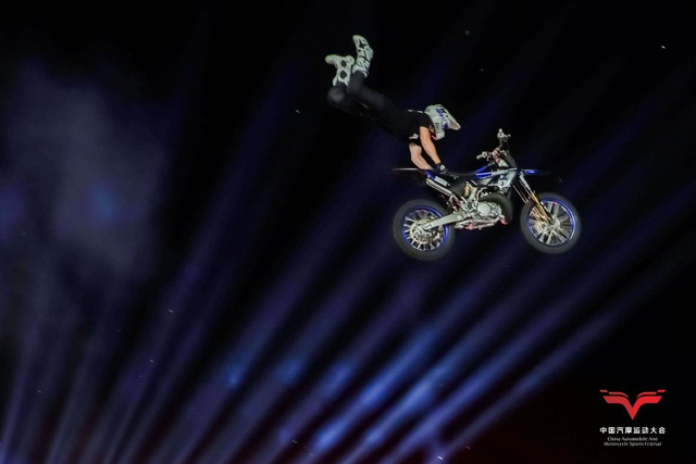 图集-空中花式摩托赛精彩纷呈