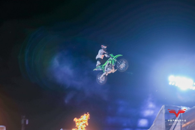 图集-空中花式摩托赛精彩纷呈