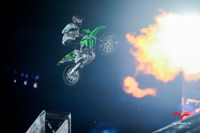 图集-空中花式摩托赛精彩纷呈
