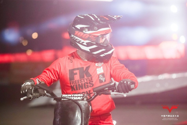 图集-空中花式摩托赛精彩纷呈