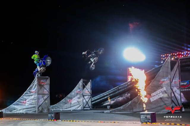 图集-空中花式摩托赛精彩纷呈