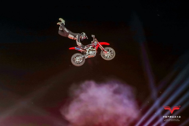 图集-空中花式摩托赛精彩纷呈