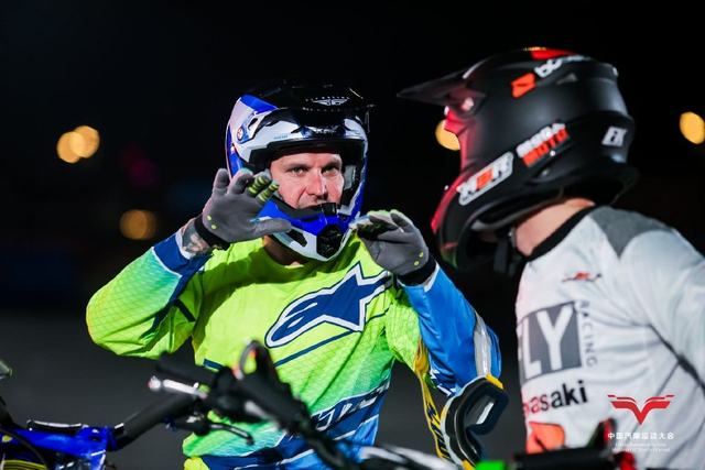 图集-空中花式摩托赛精彩纷呈