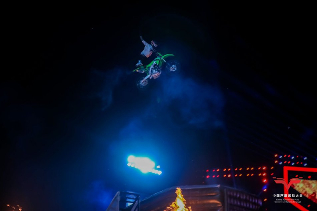 图集-空中花式摩托赛精彩纷呈
