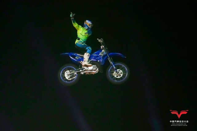 图集-空中花式摩托赛精彩纷呈