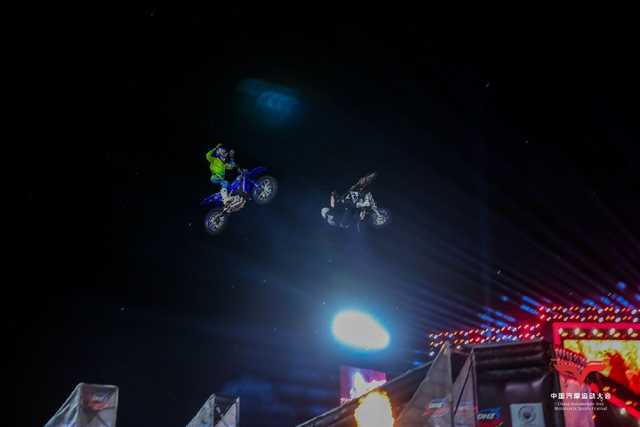图集-空中花式摩托赛精彩纷呈