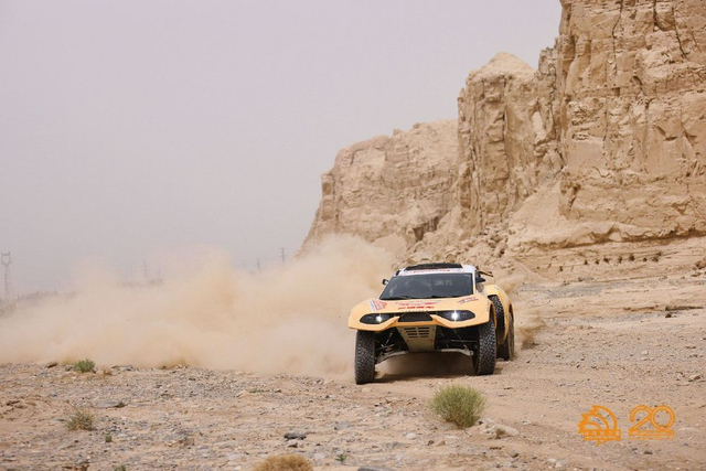 图集-2024年环塔拉力赛揭幕