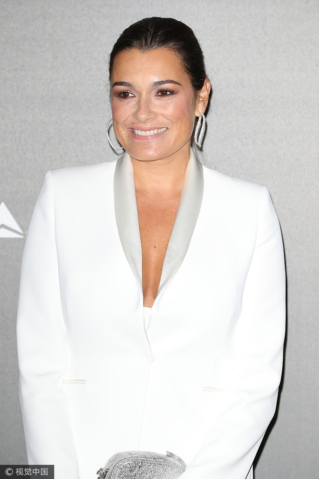 布冯前妻白衫亮相米兰时装周