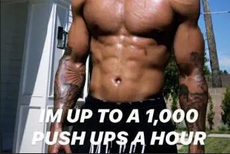 每小时1000俯卧撑的男人，女友不但都是超模，还必须是詹娜闺蜜