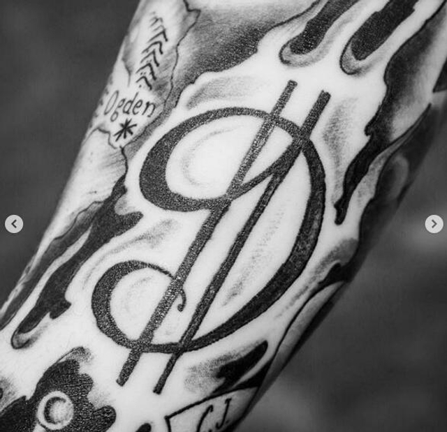 利拉德在自己的社交媒体上晒出了一组全新的纹身.