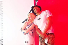 跟威少合影的韩国最美DJ,是何来路？打碟时看的眼晕,真正白的发光