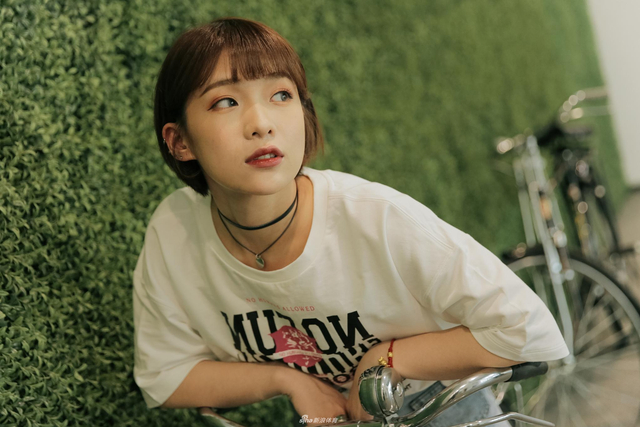 高清-韩丹x新浪大片来袭 百变风格花样玩转新浪总部