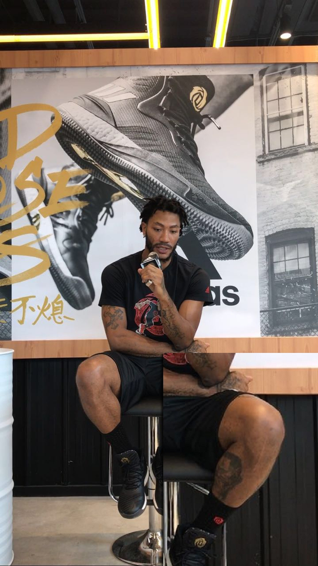 膝盖伤疤清晰可见