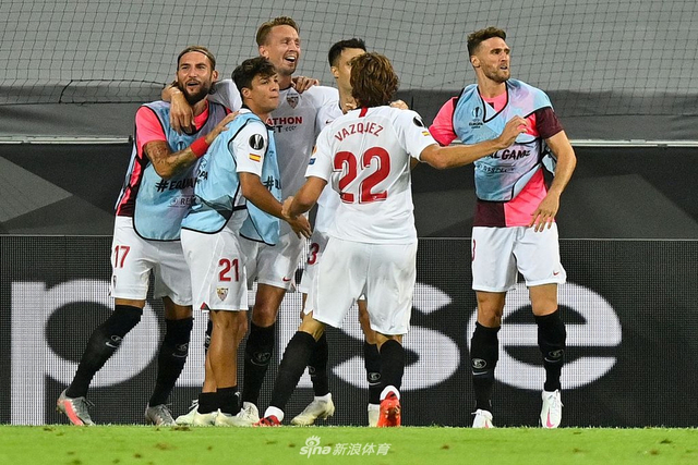 塞维利亚七夺欧联杯冠军 w640slw.jpg