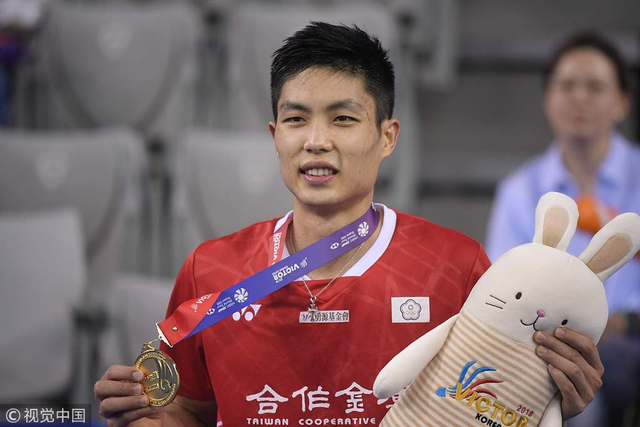 韩羽赛男单周天成夺冠