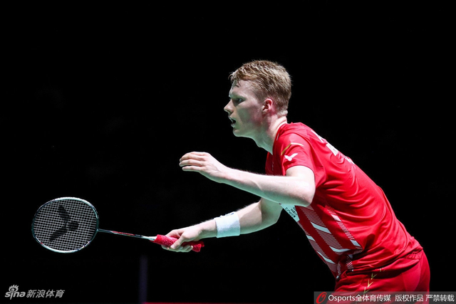 世锦赛桃田贤斗2-0卫冕成功