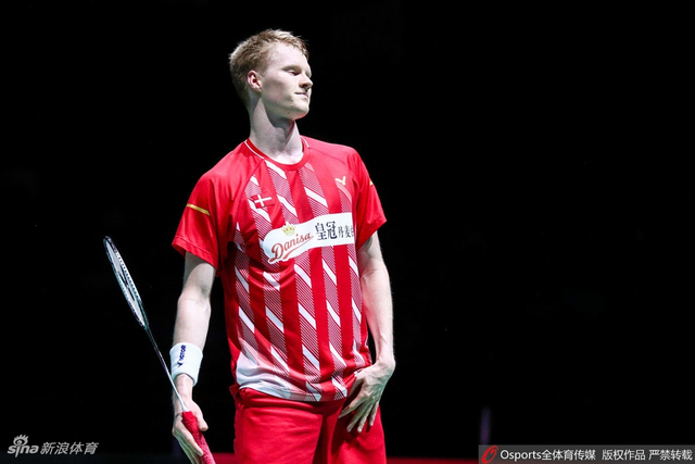 世锦赛桃田贤斗2-0卫冕成功