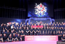 汤尤杯裁判和工作人员合影