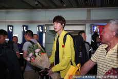 汤尤杯后国羽返程顺利抵京