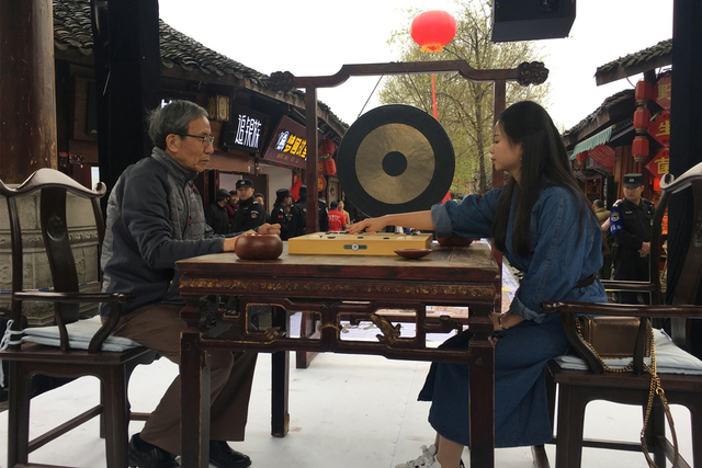 高清-女子名人战指导棋仪式 阆中棋迷汇聚中天楼_新浪图片
