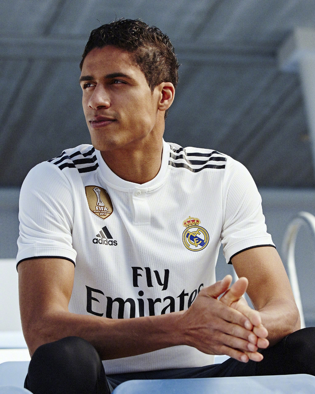 皇马发布新赛季球衣 贝尔本泽马帅气演绎