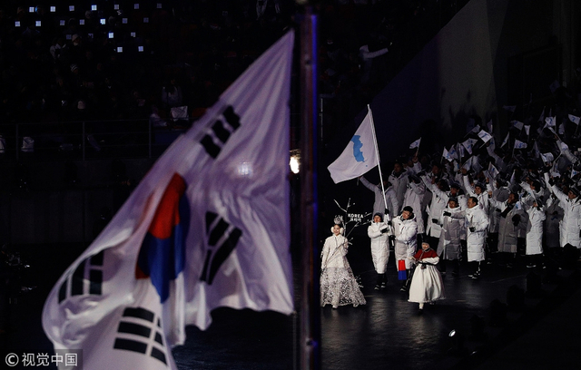 朝韩代表团携手入场