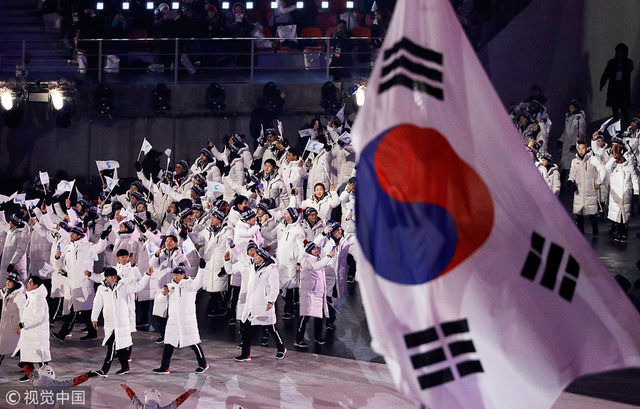 朝韩代表团携手入场