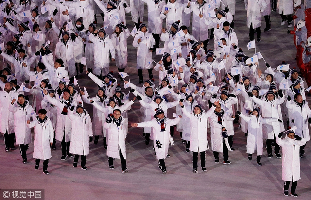 朝韩代表团携手入场