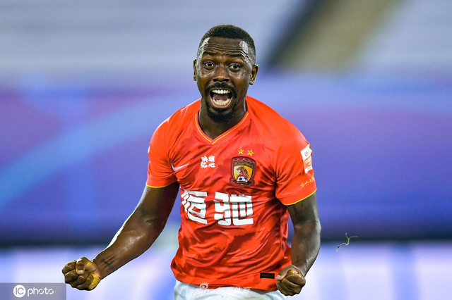 [中超]大连人2-2广州恒大