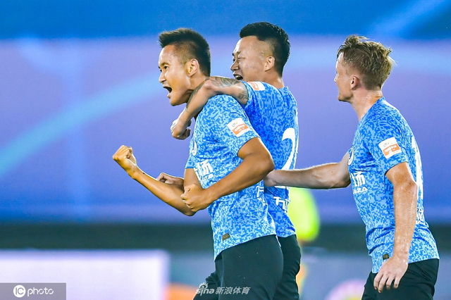 [中超]恒大连追两球2-2打平大连人