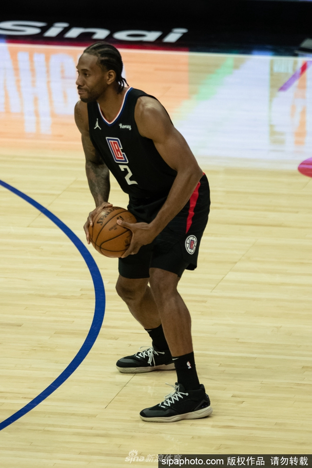 快船迎莱昂纳德复出首战