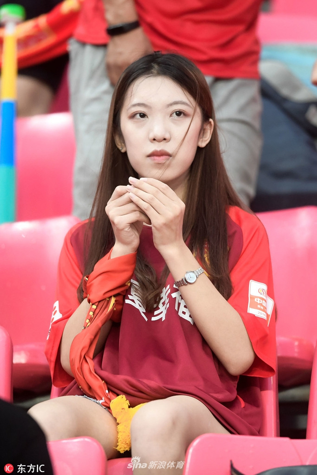 中超看台女球迷集锦:南北美女pk