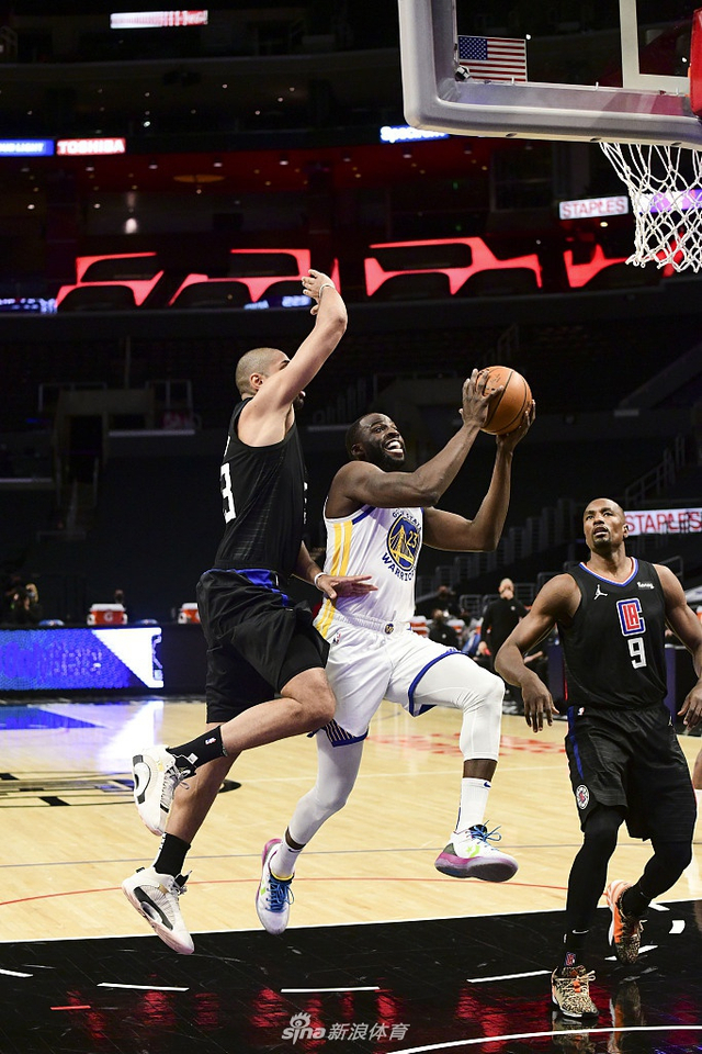 快船勇士激战正酣 球迷热议谁将笑到最后