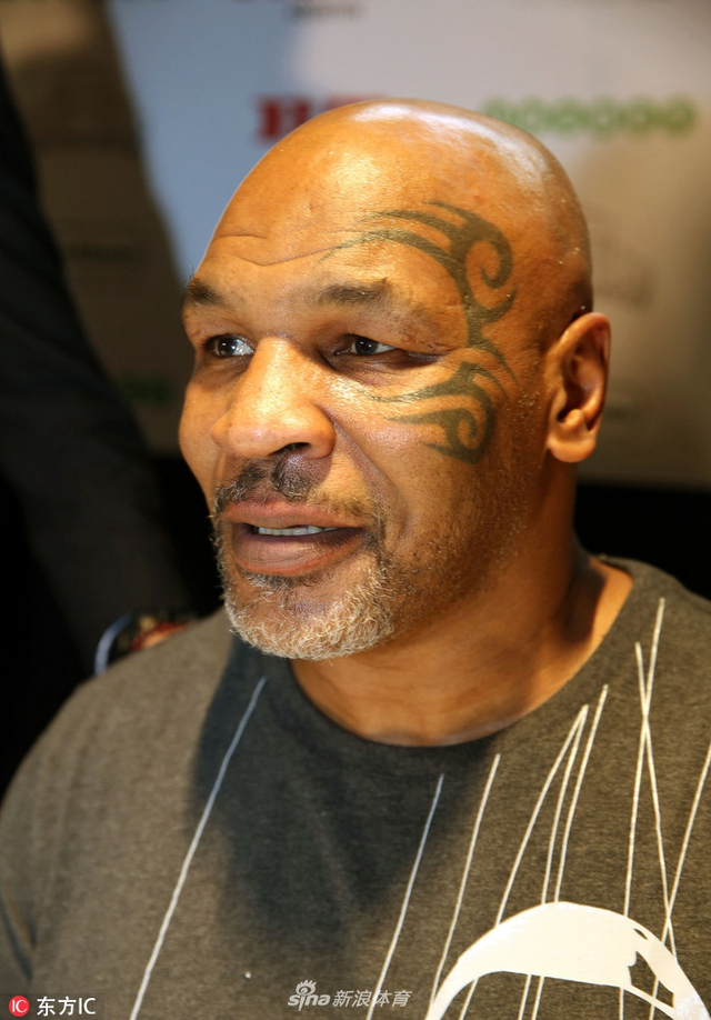 拳王老矣!泰森宣传个人脱口秀胡子花白