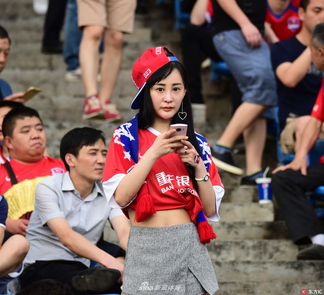 风情万种渝妹儿重庆力帆女球迷七月集锦
