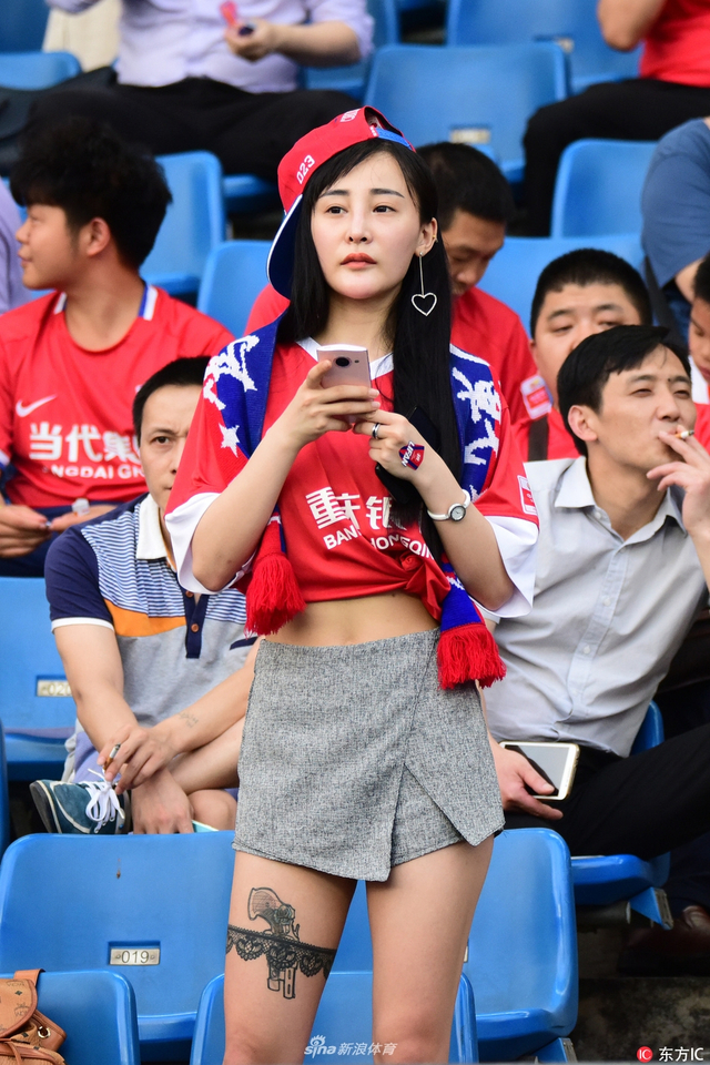 风情万种渝妹儿重庆力帆女球迷七月集锦