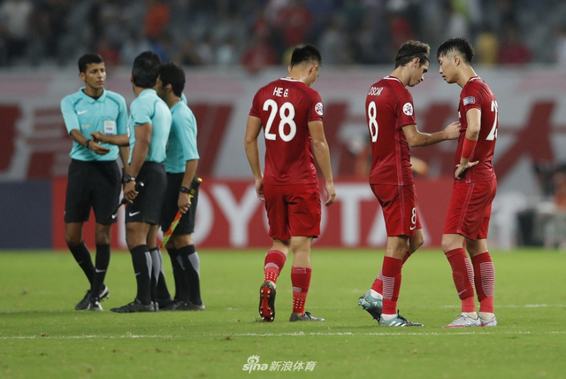 上港队员遗憾离场