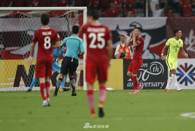 新浪现场直击亚冠半决赛上港1-1浦和