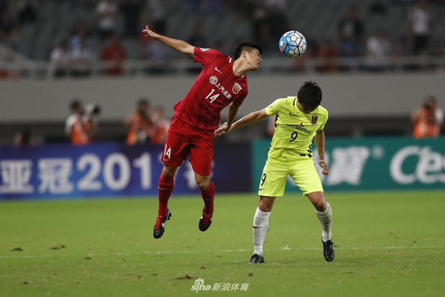 新浪现场直击亚冠半决赛上港1-1浦和