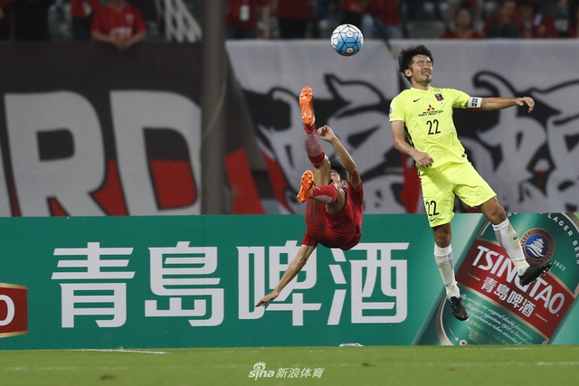 新浪现场直击亚冠半决赛上港1-1浦和