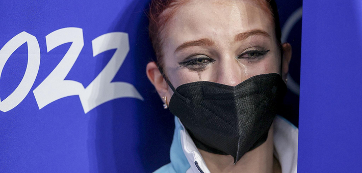 莎莎摘银伤心哭花妆:我恨花滑!就我没有金牌!