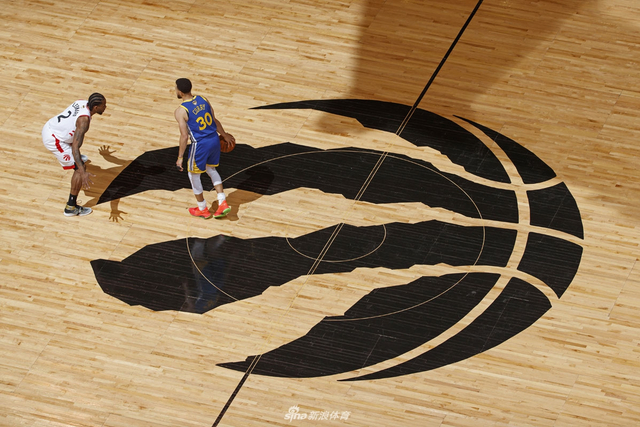 勇士在客场拿下一场