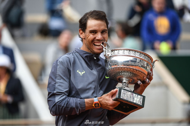 法网男单决赛颁奖典礼